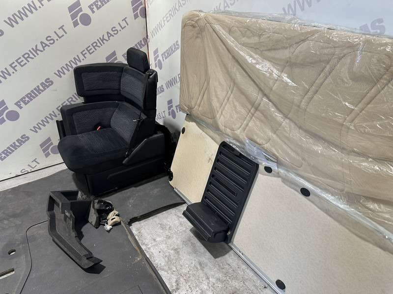 Mercedes-Benz passenger seat with lower bunk and table - Sedište za Kamion: slika 3 Mercedes-Benz passenger seat with lower bunk and table - Sedište za Kamion: slika 3