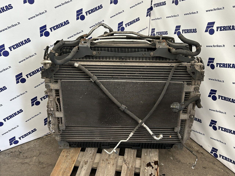 Mercedes-Benz radiators set - Radijator za Kamion: slika 1 Mercedes-Benz radiators set - Radijator za Kamion: slika 1