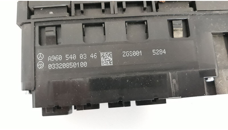 Mercedes-Benz warning light switch - Komandna tabla za Kamion: slika 3 Mercedes-Benz warning light switch - Komandna tabla za Kamion: slika 3