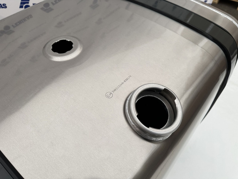 NEW 560L fuel tank - Rezervoar za gorivo za Kamion: slika 4 NEW 560L fuel tank - Rezervoar za gorivo za Kamion: slika 4