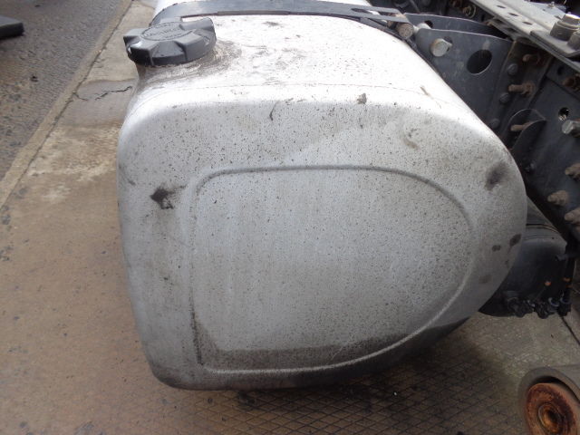 Renault / Volvo Complete aluminum fuel tank new or used 690L - 175cm, wi - Rezervoar za gorivo za Kamion: slika 3 Renault / Volvo Complete aluminum fuel tank new or used 690L - 175cm, wi - Rezervoar za gorivo za Kamion: slika 3