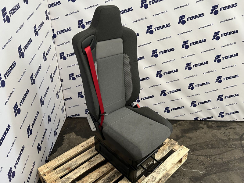 Renault passenger seat - Sedište za Kamion: slika 2 Renault passenger seat - Sedište za Kamion: slika 2