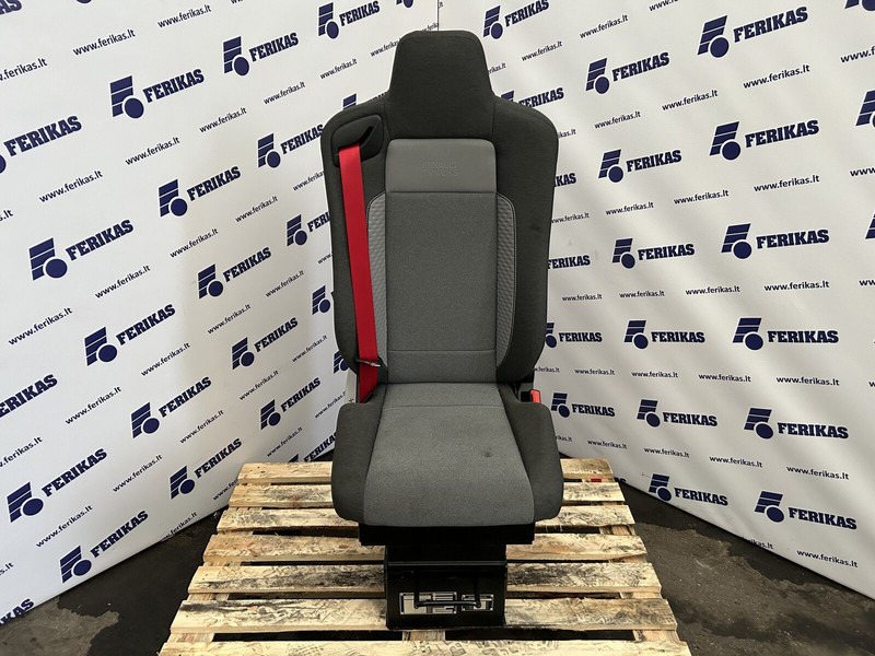 Renault passenger seat - Sedište za Kamion: slika 1 Renault passenger seat - Sedište za Kamion: slika 1
