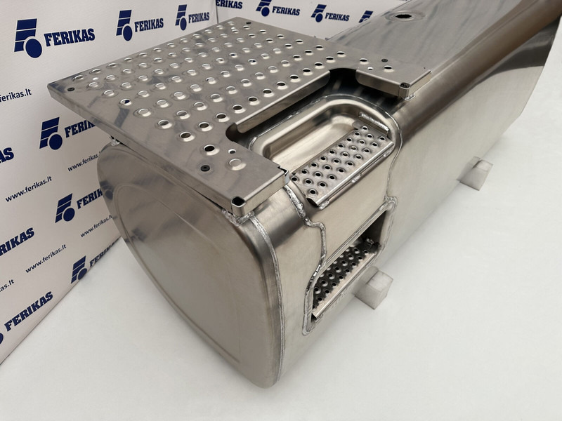 Volvo New aluminum fuel tank 770L - Rezervoar za gorivo za Kamion: slika 3 Volvo New aluminum fuel tank 770L - Rezervoar za gorivo za Kamion: slika 3