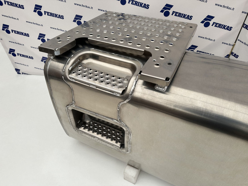 Volvo New aluminum fuel tank 770L - Rezervoar za gorivo za Kamion: slika 4 Volvo New aluminum fuel tank 770L - Rezervoar za gorivo za Kamion: slika 4