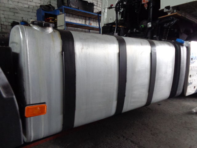 Rezervoar za gorivo za Kamion Volvo Used and new fuel tanks BIG stock "WORLDWIDE DELIVERY": slika 1