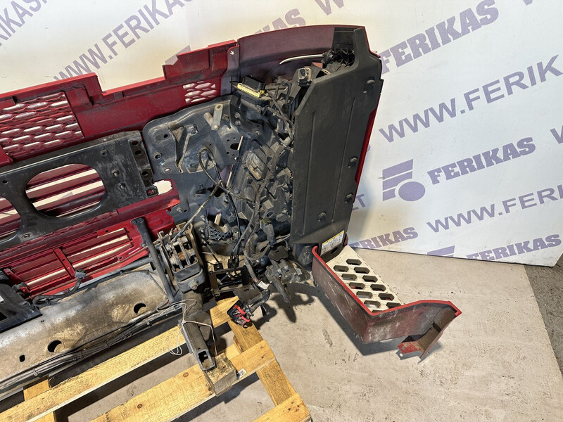 Volvo VOLVO FH4 complete front bumper with headlights - Branik za Kamion: slika 5 Volvo VOLVO FH4 complete front bumper with headlights - Branik za Kamion: slika 5