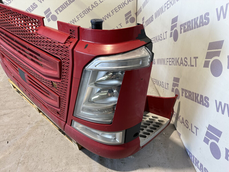 Volvo VOLVO FH4 complete front bumper with headlights - Branik za Kamion: slika 2 Volvo VOLVO FH4 complete front bumper with headlights - Branik za Kamion: slika 2