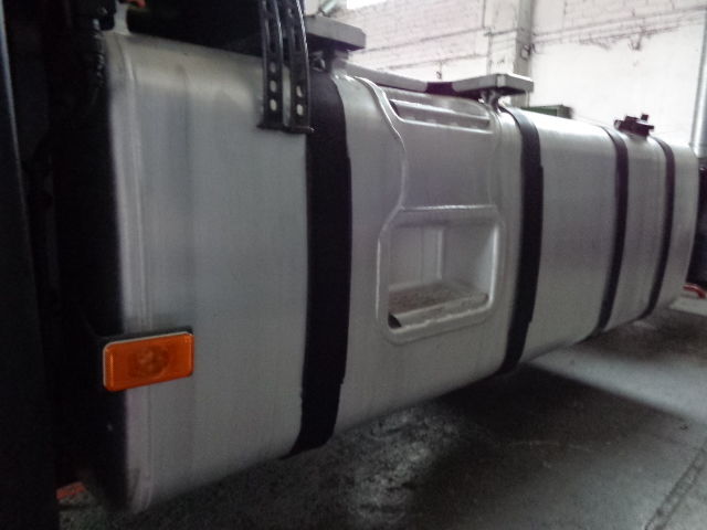 Volvo complete fuel tank with brackets and fuel pump, used or brand ne - Rezervoar za gorivo za Kamion: slika 5 Volvo complete fuel tank with brackets and fuel pump, used or brand ne - Rezervoar za gorivo za Kamion: slika 5