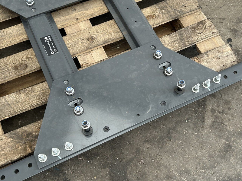 Volvo fifth wheel plate - Spojnica na petom točku za Kamion: slika 3 Volvo fifth wheel plate - Spojnica na petom točku za Kamion: slika 3