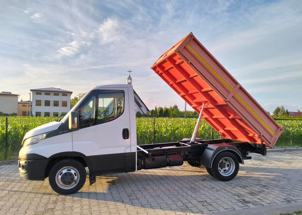Iveco Daily 35C13 wywrotka wywrot kiper tipper wyklapac - Dostavno vozilo istovarivač: slika 3 Iveco Daily 35C13 wywrotka wywrot kiper tipper wyklapac - Dostavno vozilo istovarivač: slika 3