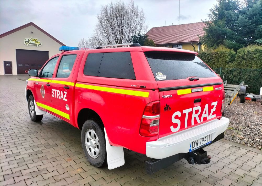 Toyota Hilux 2.5D 4x4, straż, strażacki, pożarniczy - Pikap: slika 4 Toyota Hilux 2.5D 4x4, straż, strażacki, pożarniczy - Pikap: slika 4