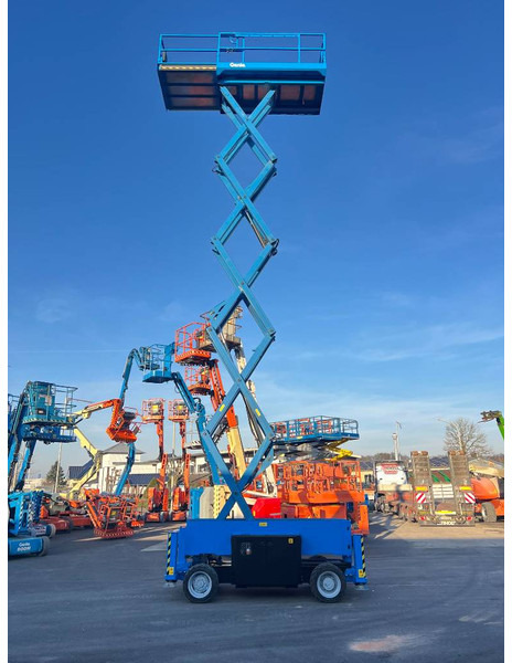 Lift u obliku makaza Genie GS4069 RT diesel 4x4 14m (1834): slika 12