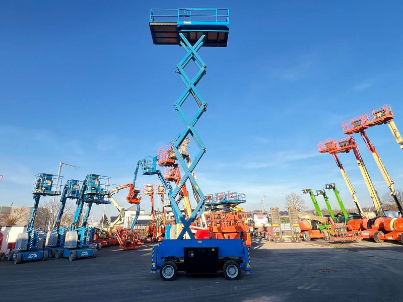 Lift u obliku makaza Genie GS4069 RT diesel 4x4 14m (1834): slika 11