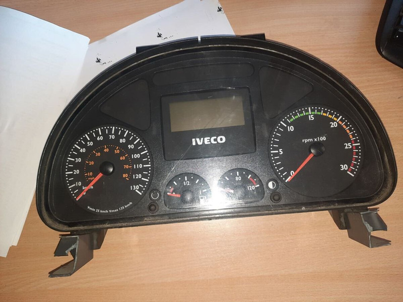Iveco климат контроль Iveko - Komandna tabla: slika 1 Iveco климат контроль Iveko - Komandna tabla: slika 1