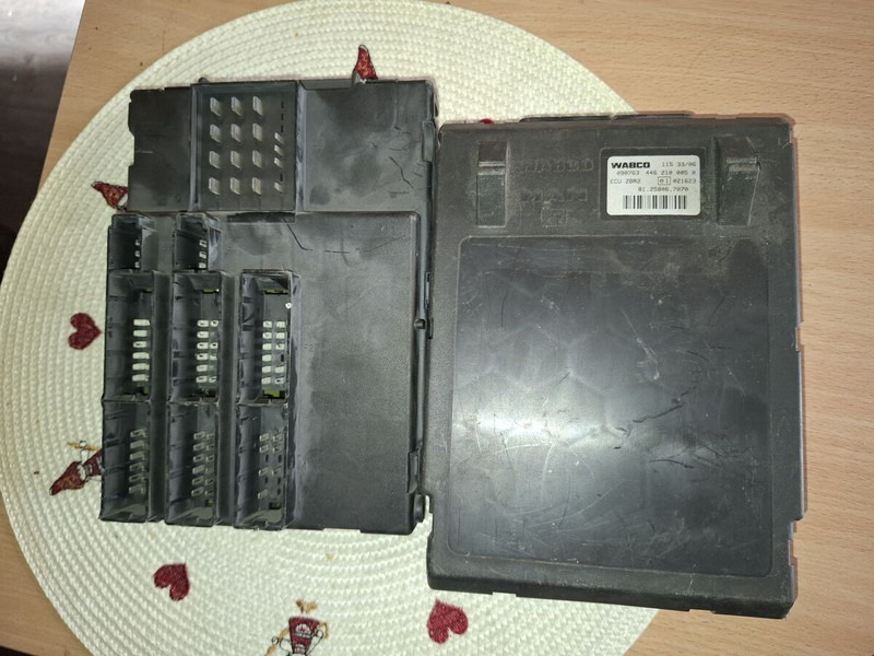 MAN WABCO ECU ZBR2 / 81.25806.7096. - Upravljačka jedinica: slika 1 MAN WABCO ECU ZBR2 / 81.25806.7096. - Upravljačka jedinica: slika 1