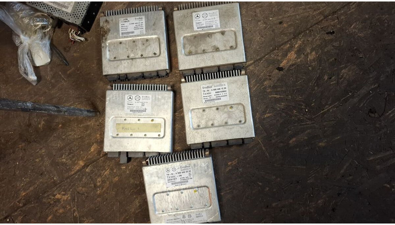 Mercedes-Benz - Upravljačka jedinica: slika 1 Mercedes-Benz - Upravljačka jedinica: slika 1