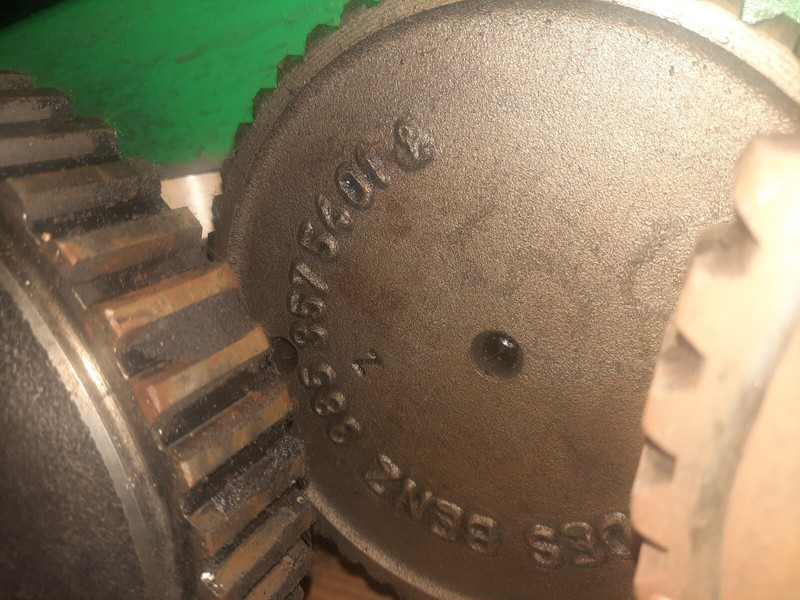 Polosovina Mercedes-Benz Neoplan . Scania . Volvo . Man: slika 16 Polosovina Mercedes-Benz Neoplan . Scania . Volvo . Man: slika 16