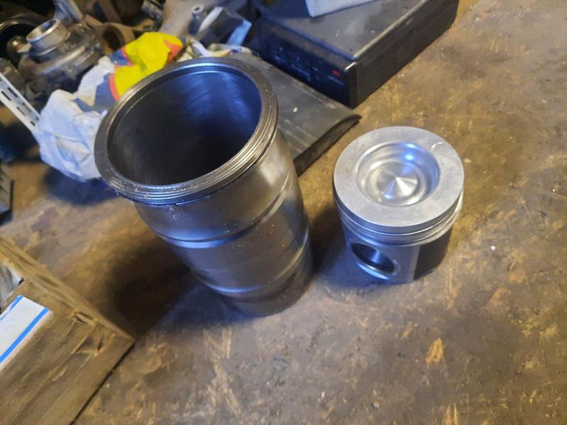 Scania  - Motor i delovi: slika 1 Scania  - Motor i delovi: slika 1