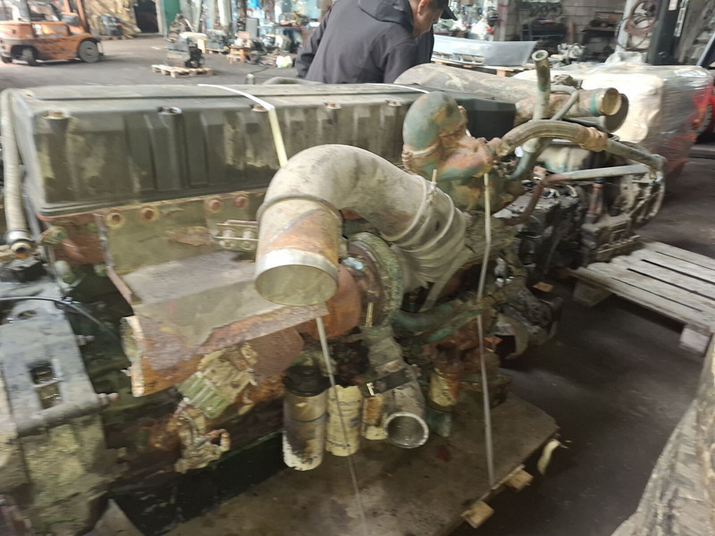 Volvo D12A - Motor: slika 2 Volvo D12A - Motor: slika 2