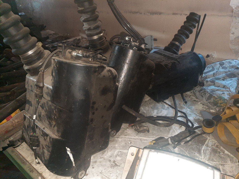 Volvo UDA2-7, 5-EXE-24 - Prigušivač/ Izduvni sistem: slika 4 Volvo UDA2-7, 5-EXE-24 - Prigušivač/ Izduvni sistem: slika 4