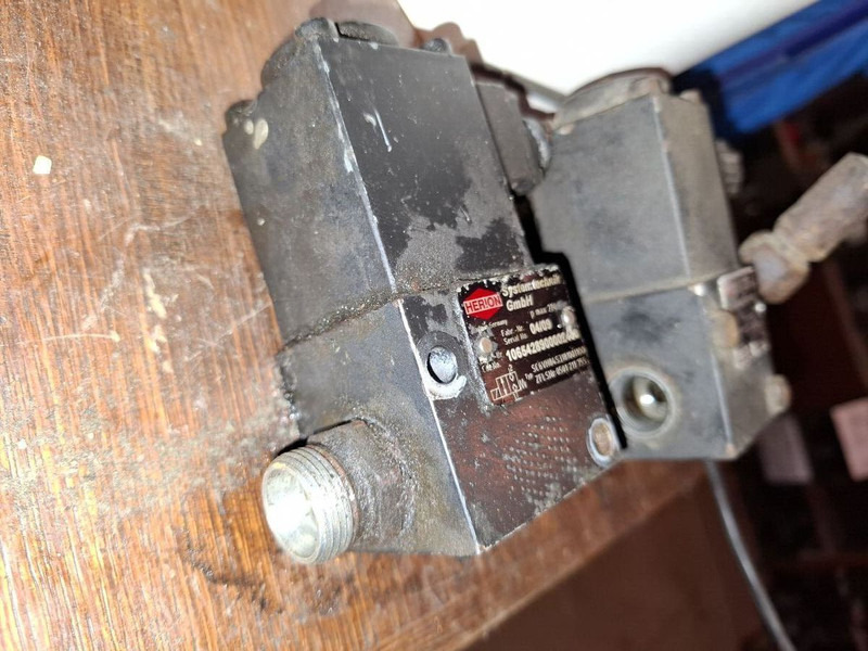 Volvo ZFLS / Herion - Hidraulični cilindar: slika 2 Volvo ZFLS / Herion - Hidraulični cilindar: slika 2