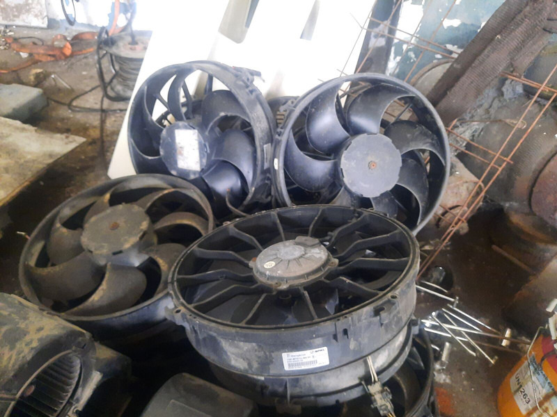 Volvo масляный мотор вентилятора SAUER DANFOSS C19.2L00888\174 - Ventilator: slika 1 Volvo масляный мотор вентилятора SAUER DANFOSS C19.2L00888\174 - Ventilator: slika 1