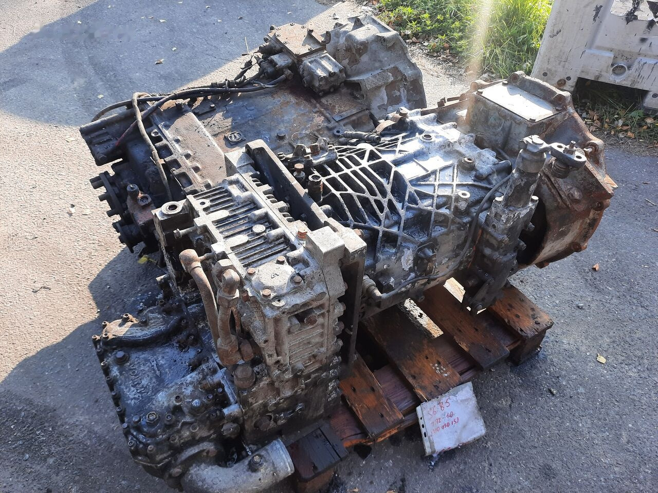 ZF 16S130 .8S180IT . 6S150C. 8S140 IT.6S80+GV80/ 6S90/ S5-24-3 / 6S Van Hool Neoplan - Menjač za Autobus: slika 1 ZF 16S130 .8S180IT . 6S150C. 8S140 IT.6S80+GV80/ 6S90/ S5-24-3 / 6S Van Hool Neoplan - Menjač za Autobus: slika 1