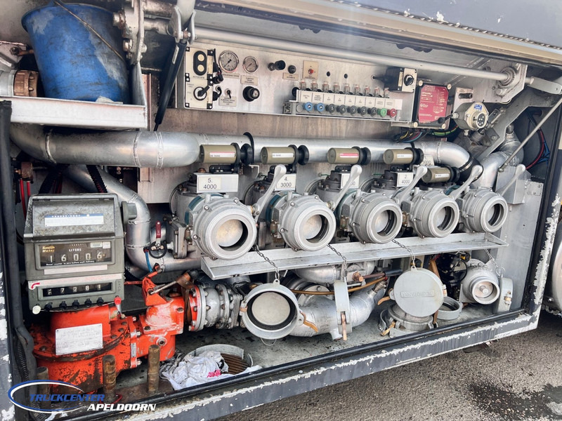 Scania R620 V8 Manuel, Retarder, 19000 liter, 5 Compartments, Pump & Hoses - Kamion cisterna: slika 5 Scania R620 V8 Manuel, Retarder, 19000 liter, 5 Compartments, Pump & Hoses - Kamion cisterna: slika 5