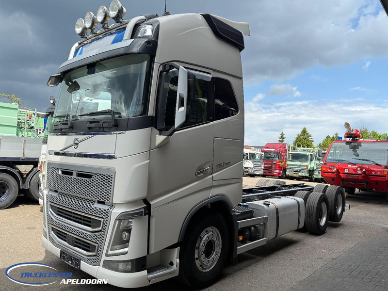 Volvo FH 750 Globetrotter XL, Retarder, 460 WB, Reduction axle, Pto - Kamion sa golom šasijom i zatvorenom kabinom: slika 3 Volvo FH 750 Globetrotter XL, Retarder, 460 WB, Reduction axle, Pto - Kamion sa golom šasijom i zatvorenom kabinom: slika 3