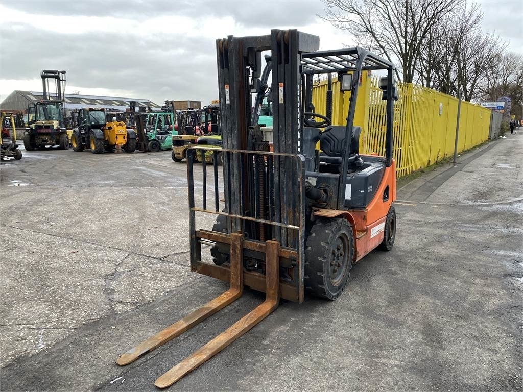 Doosan D25S-5 - Dizel viljuškar: slika 2 Doosan D25S-5 - Dizel viljuškar: slika 2