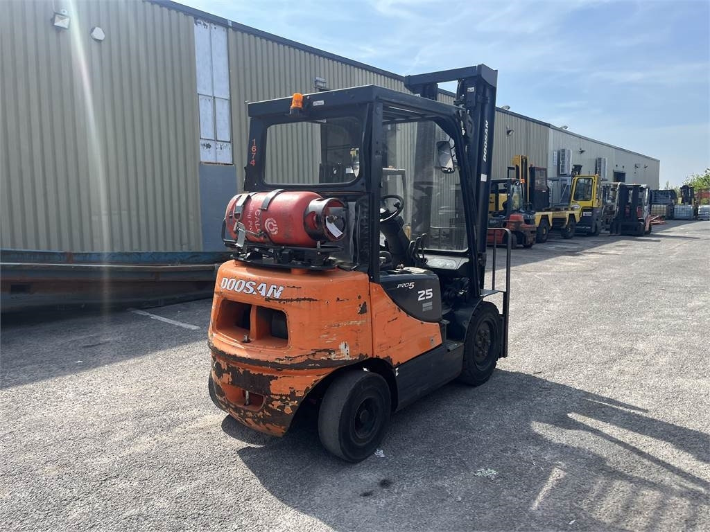 Doosan G25E-5 - Gasni viljuškar: slika 3 Doosan G25E-5 - Gasni viljuškar: slika 3