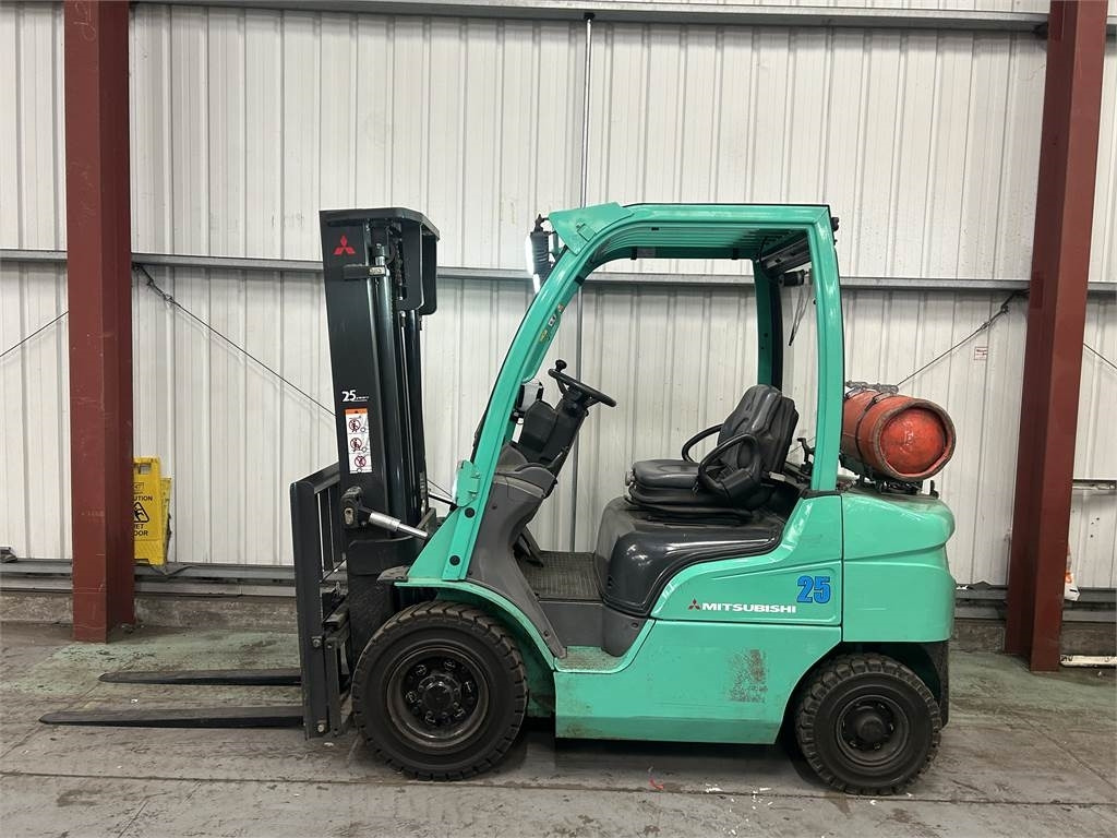 Mitsubishi FG25N - Gasni viljuškar: slika 1 Mitsubishi FG25N - Gasni viljuškar: slika 1