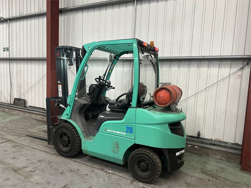 Mitsubishi FG25N - Gasni viljuškar: slika 3 Mitsubishi FG25N - Gasni viljuškar: slika 3