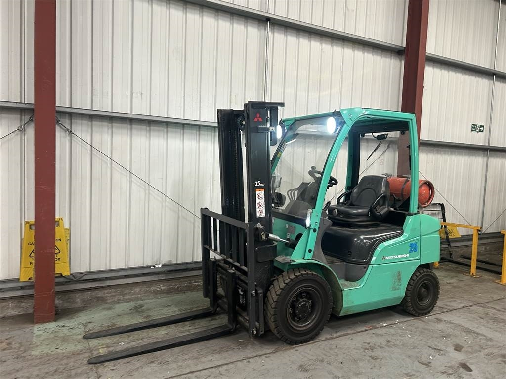Mitsubishi FG25N - Gasni viljuškar: slika 2 Mitsubishi FG25N - Gasni viljuškar: slika 2