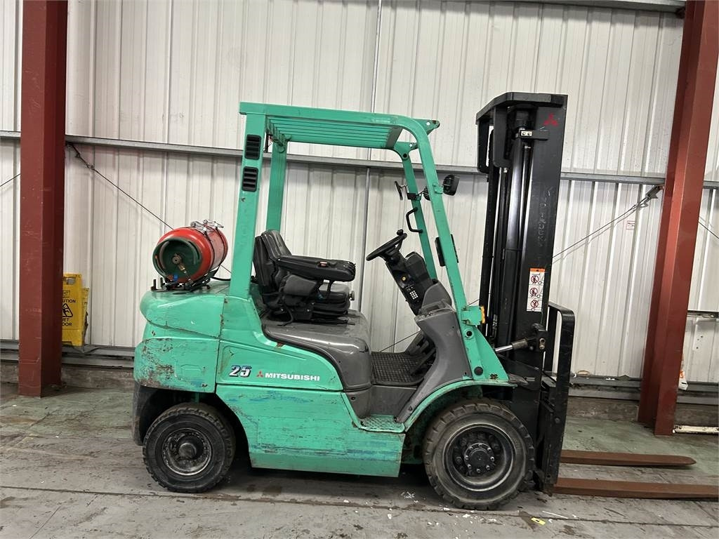 Mitsubishi FG25NT - Gasni viljuškar: slika 5 Mitsubishi FG25NT - Gasni viljuškar: slika 5