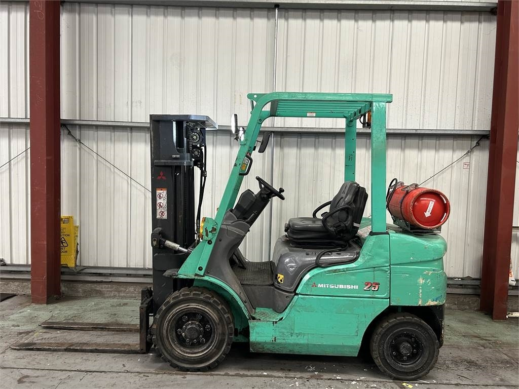 Mitsubishi FG25NT - Gasni viljuškar: slika 1 Mitsubishi FG25NT - Gasni viljuškar: slika 1