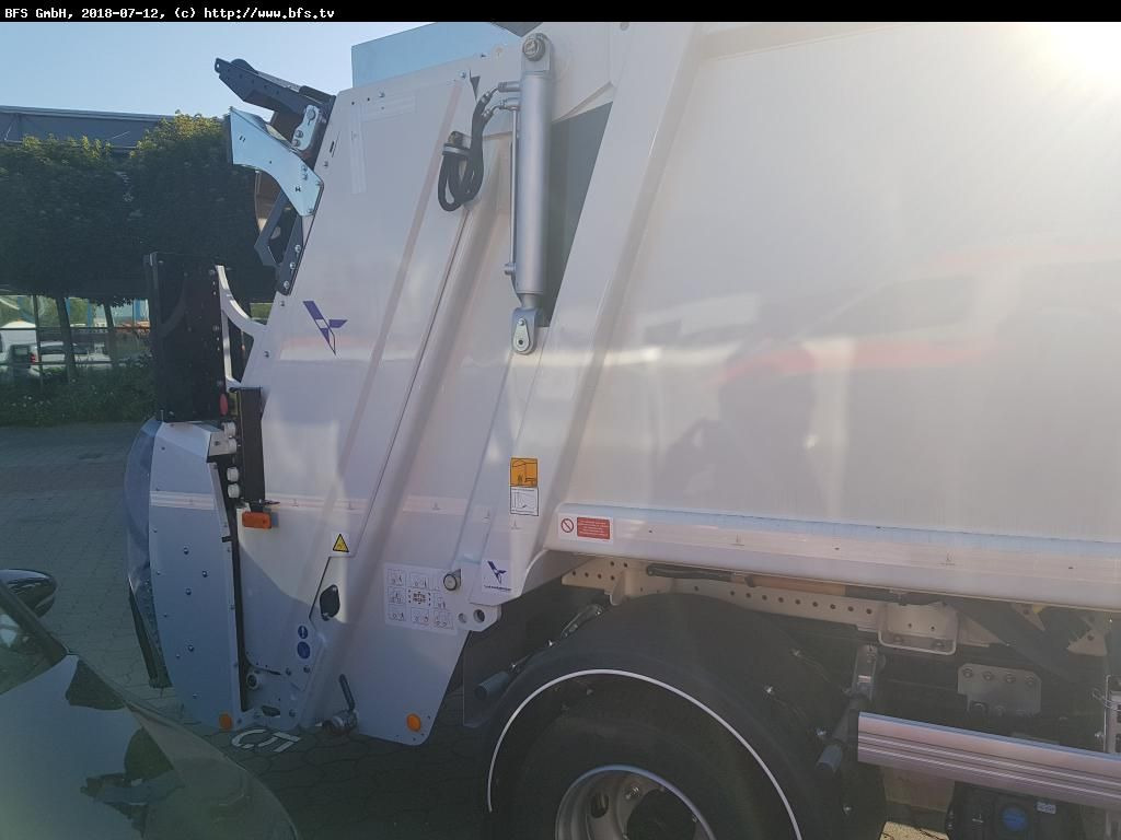 FUSO Canter 9C18 AMT 4x2 HS HL 8,5 t Olympus M - Kamion za smeće: slika 2 FUSO Canter 9C18 AMT 4x2 HS HL 8,5 t Olympus M - Kamion za smeće: slika 2
