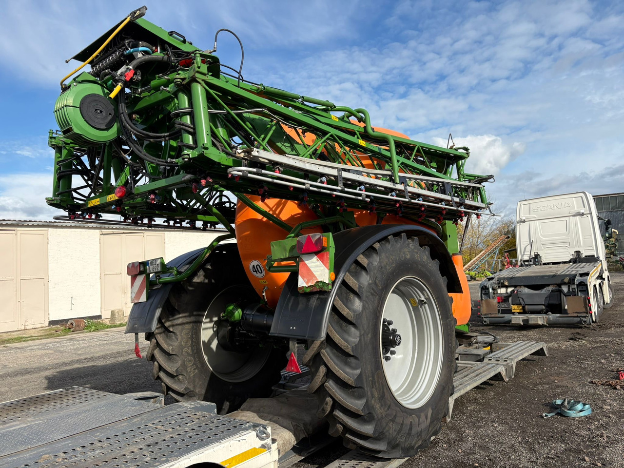 AMAZONE UX 6200 36m GPS - Vučena prskalica: slika 5 AMAZONE UX 6200 36m GPS - Vučena prskalica: slika 5