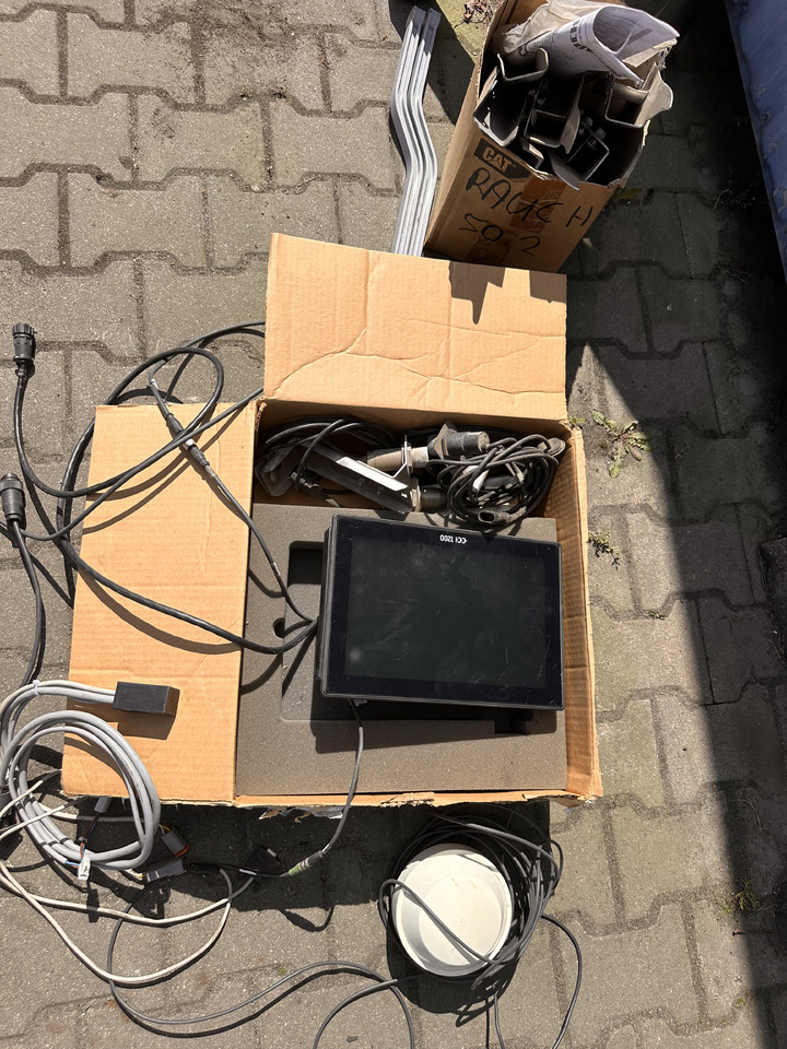 RAUCH AXIS-H 50.2 EMC+W VariSpread Dynamic GPS CCI 1200 IsoBus RAUCH AXIS-H 50.2 EMC+W VariSpread Dynamic GPS CCI 1200 IsoBus: slika 6
