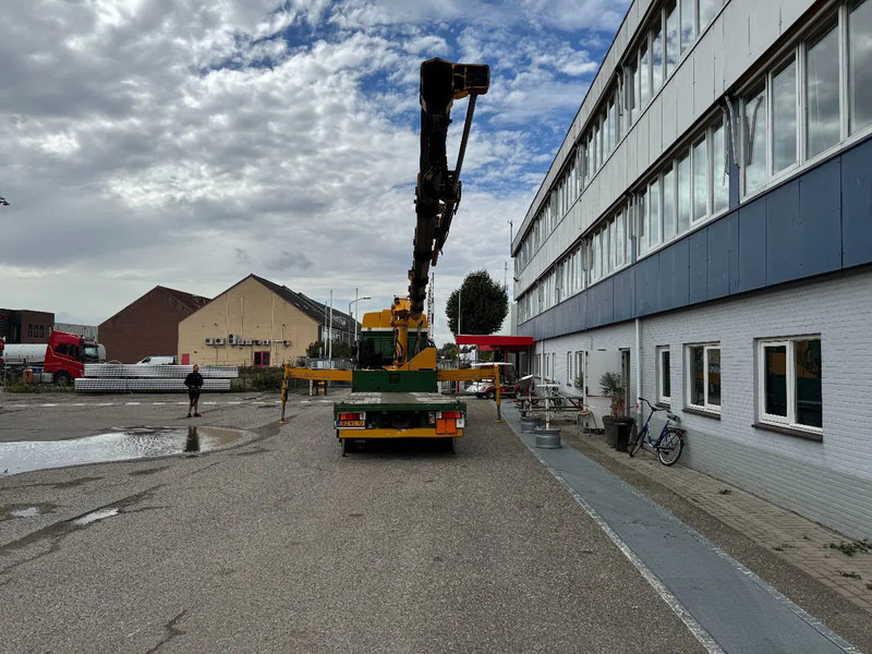 DAF CF 85.410 8X2 HIAB 422EP5 + REMOTE CONTROL - Kamion sa dizalicom: slika 4 DAF CF 85.410 8X2 HIAB 422EP5 + REMOTE CONTROL - Kamion sa dizalicom: slika 4