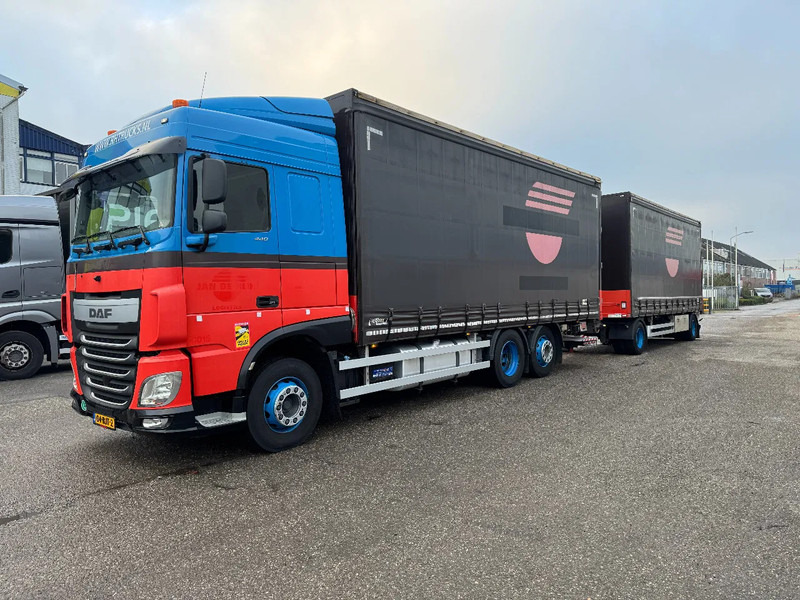 DAF XF 440 6X2 EURO 6 + HERTOGHS HANGER 2X BPW AXLE DHOLLANDIA 3000 KG - Kamion sa ceradom: slika 1 DAF XF 440 6X2 EURO 6 + HERTOGHS HANGER 2X BPW AXLE DHOLLANDIA 3000 KG - Kamion sa ceradom: slika 1