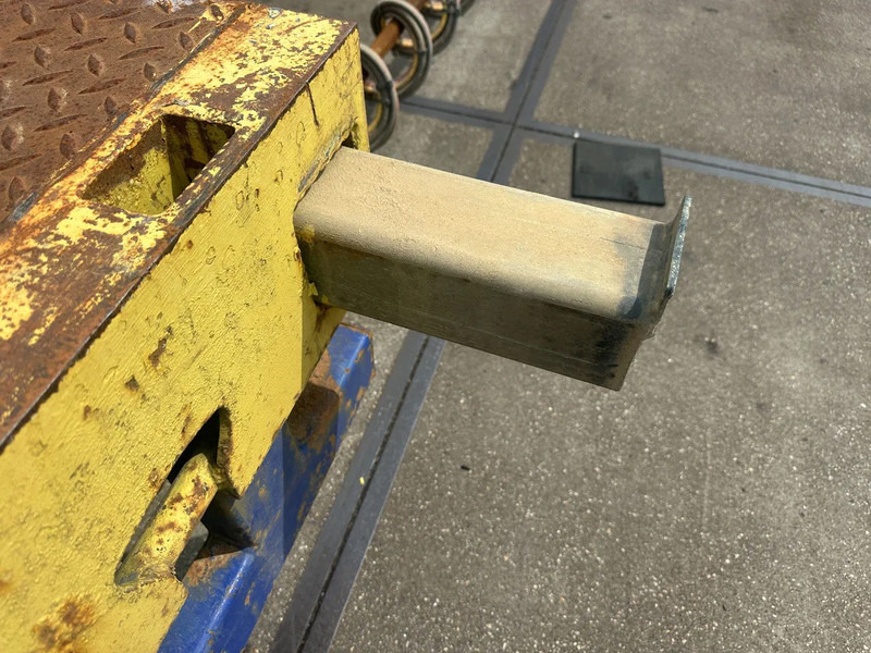 Niska poluprikolica za prevoz ES-GE 3 SOU-1N, LAST AXLE STEERING, 4 M EXTENDABLE , HYDRAULICS RAMPS: slika 7 Niska poluprikolica za prevoz ES-GE 3 SOU-1N, LAST AXLE STEERING, 4 M EXTENDABLE , HYDRAULICS RAMPS: slika 7