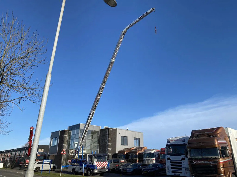 Iveco EuroCargo 90 E18 - EURO 5 + KLAAS ALU-KRAN 30 METER MET REMOTE - Kamion sa dizalicom: slika 4 Iveco EuroCargo 90 E18 - EURO 5 + KLAAS ALU-KRAN 30 METER MET REMOTE - Kamion sa dizalicom: slika 4
