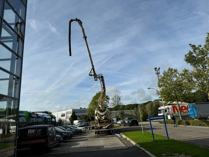 Iveco Eurotrakker 410 8X4 CIFA PUMP 24M + MIXER FULL STEEL + REMOTE CONTROL - Auto pumpa za beton: slika 5 Iveco Eurotrakker 410 8X4 CIFA PUMP 24M + MIXER FULL STEEL + REMOTE CONTROL - Auto pumpa za beton: slika 5