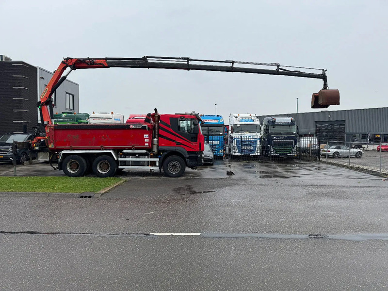 Iveco Trakker 500 6X4 EURO 6 KIPPER + PALFINGER PK18002 FULL STEEL - Kamion sa dizalicom: slika 4 Iveco Trakker 500 6X4 EURO 6 KIPPER + PALFINGER PK18002 FULL STEEL - Kamion sa dizalicom: slika 4