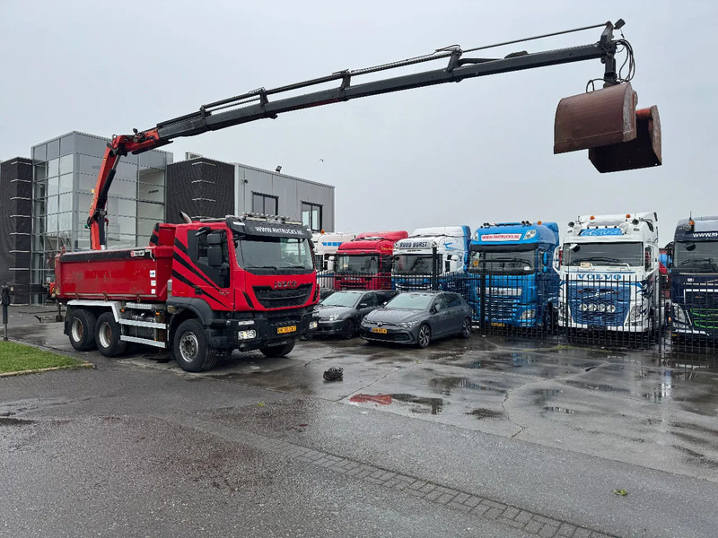 Iveco Trakker 500 6X4 EURO 6 KIPPER + PALFINGER PK18002 FULL STEEL - Istovarivač, Kamion sa dizalicom: slika 2 Iveco Trakker 500 6X4 EURO 6 KIPPER + PALFINGER PK18002 FULL STEEL - Istovarivač, Kamion sa dizalicom: slika 2