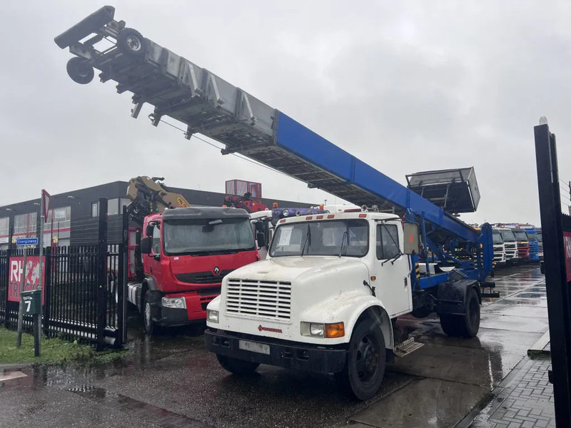 International 4600 4x2 210HP + TEUPEN hyLIFT - Kamion: slika 1 International 4600 4x2 210HP + TEUPEN hyLIFT - Kamion: slika 1