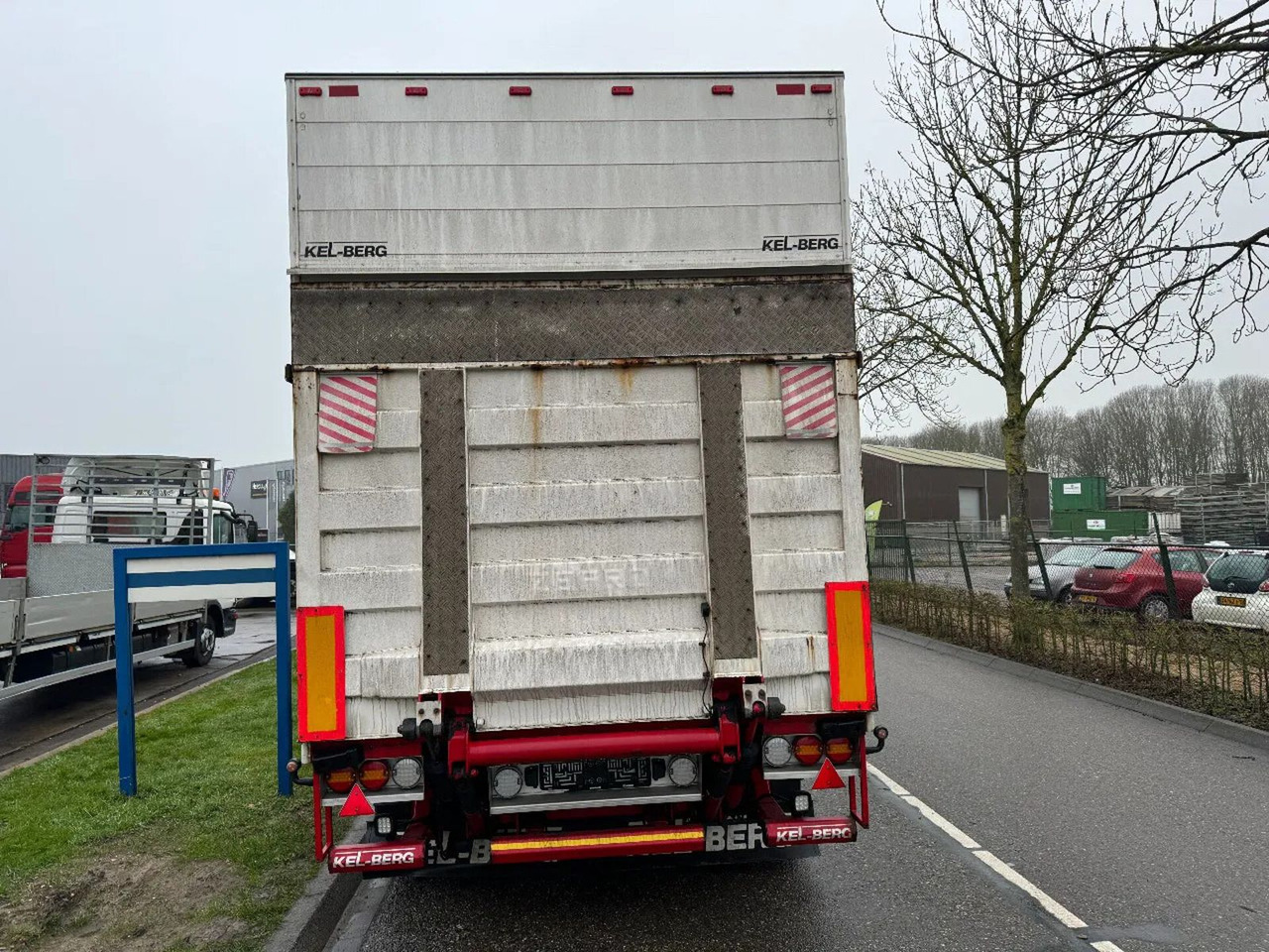 Kel-Berg D24B3 - 3 AXLE BPW + ZEPRO ZHD 250-155 MA - Prikolica sa zatvorenim sandukom: slika 4 Kel-Berg D24B3 - 3 AXLE BPW + ZEPRO ZHD 250-155 MA - Prikolica sa zatvorenim sandukom: slika 4