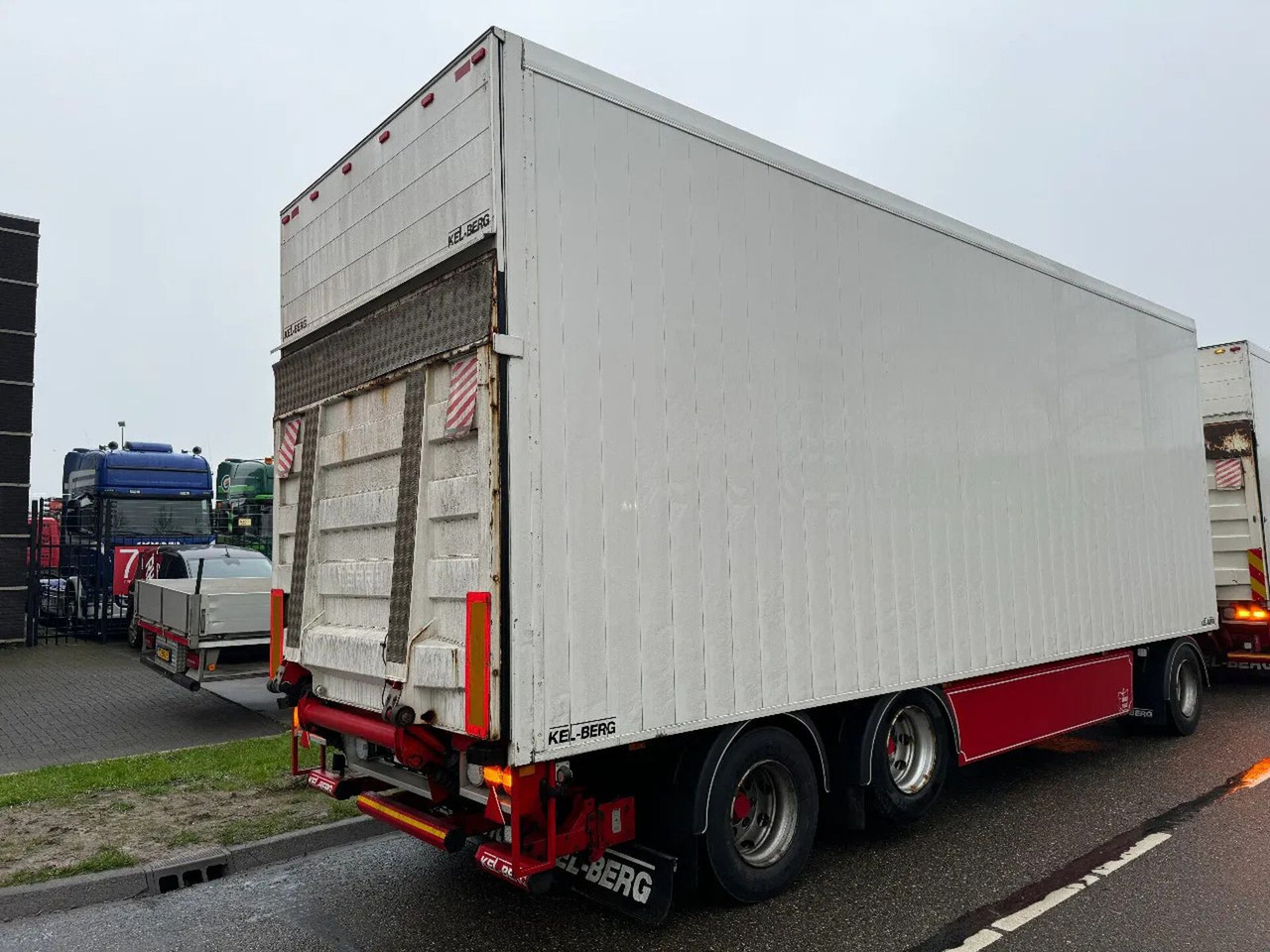 Kel-Berg D24B3 - 3 AXLE BPW + ZEPRO ZHD 250-155 MA - Prikolica sa zatvorenim sandukom: slika 3 Kel-Berg D24B3 - 3 AXLE BPW + ZEPRO ZHD 250-155 MA - Prikolica sa zatvorenim sandukom: slika 3